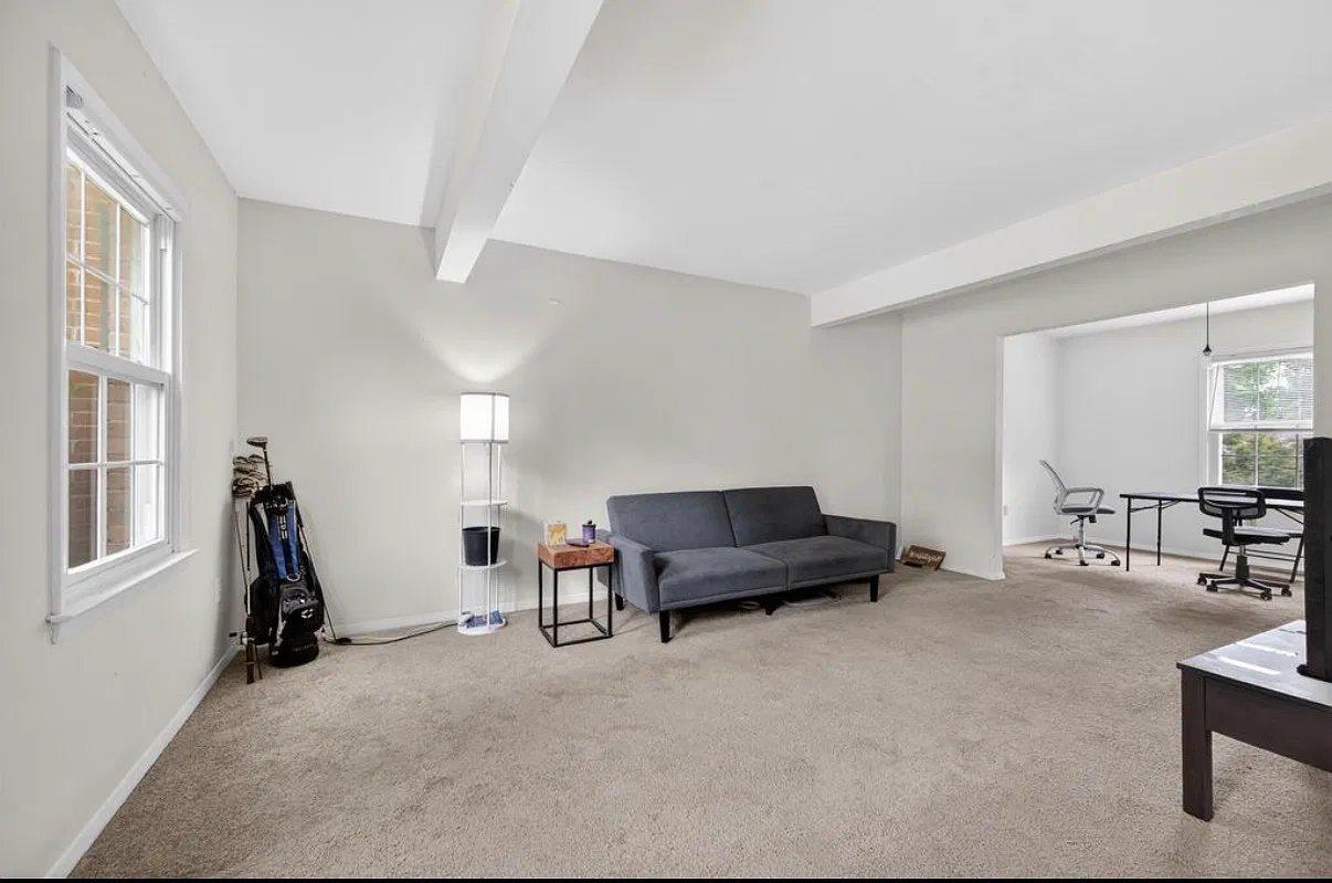 4 bed, 2.5 bath, 1672 sqft, $2,400 — Photo 3