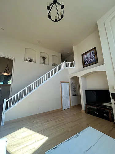 1570 S De Gaulle Cir Photo 1
