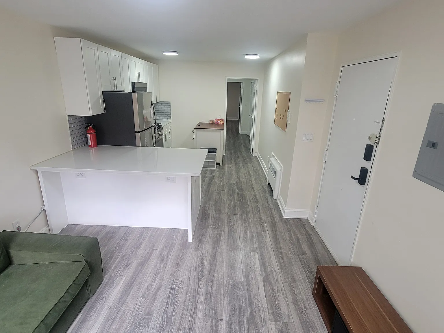 2 bed, 660 sqft, $2,300 — Photo 3