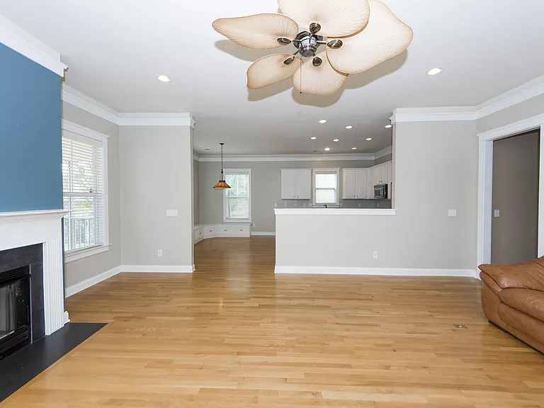 302 White Gables Dr — Photo 20