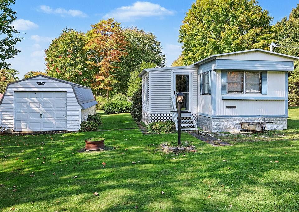1st image of 15493 Ridgecrest Dr