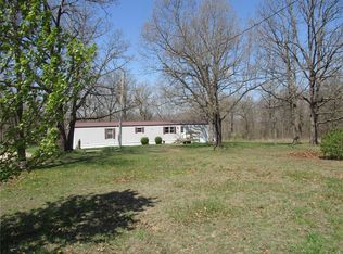 23240 Horizon Rd, Lebanon, MO 65536