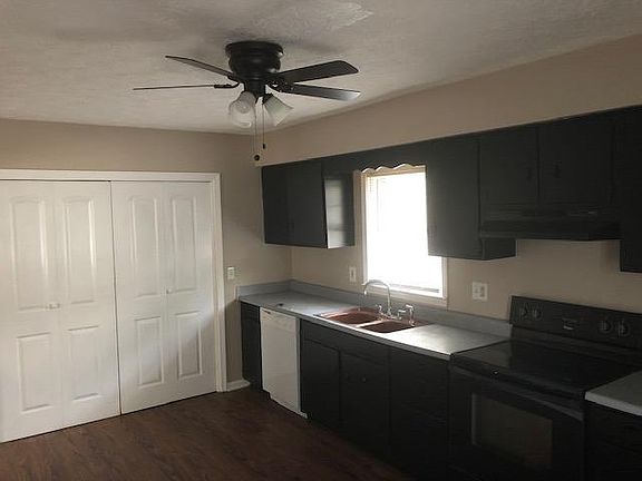 3rd image of 1799 Barksdale Dr