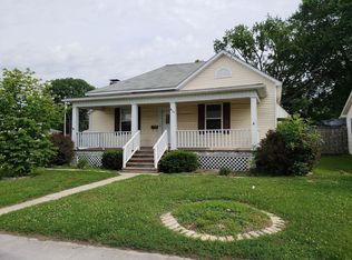 419 W Henry St, Staunton, IL 62088