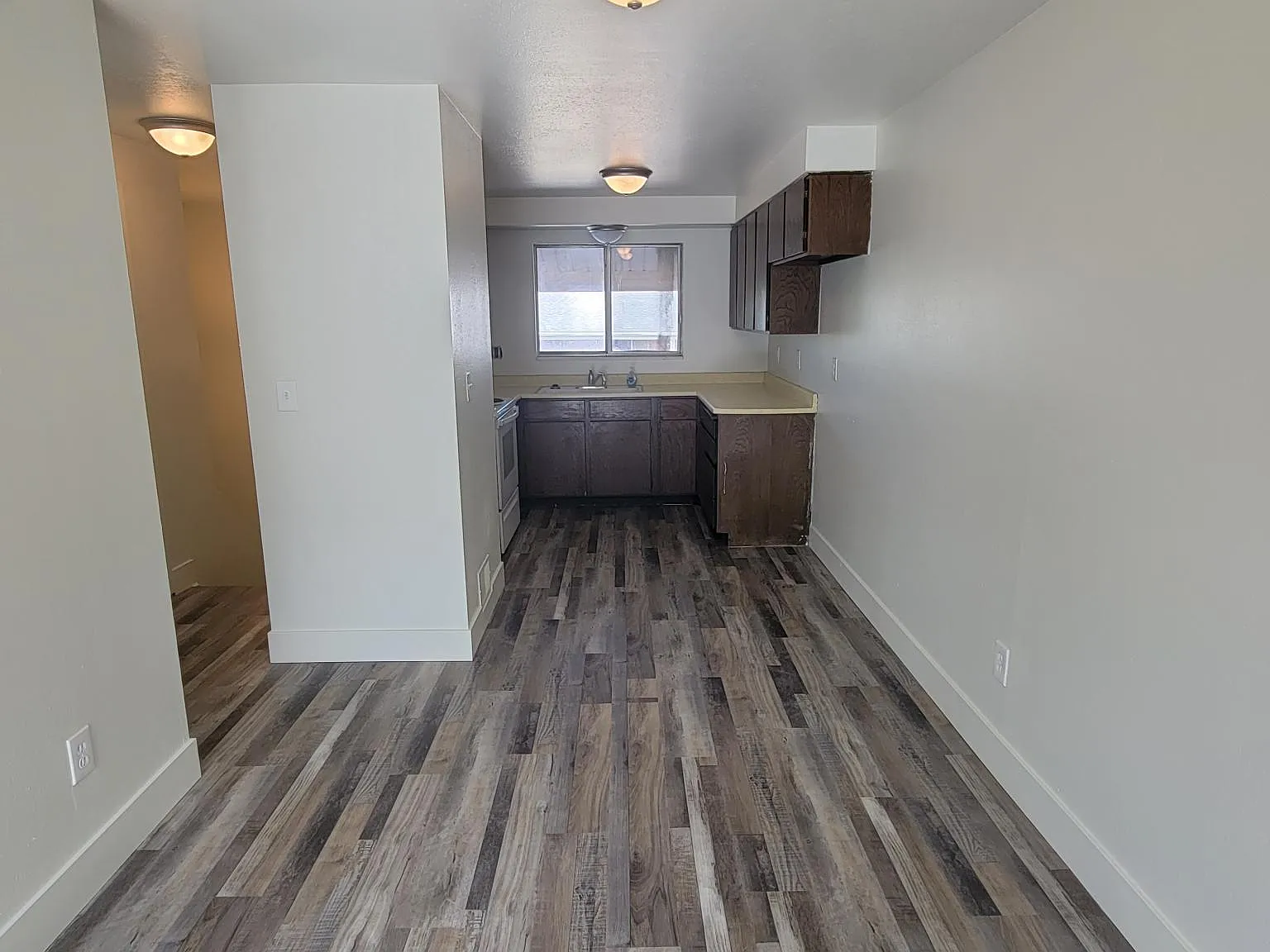 2 bed, 1.5 bath, 940 sqft, $1,150 — Photo 4