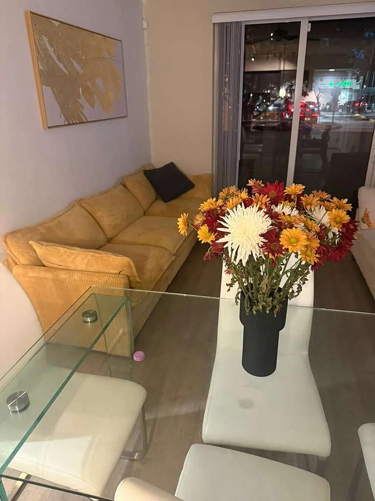 2 bed, 1080 sqft, $4,200 — Photo 3
