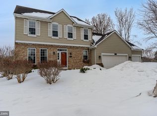 2566 Whitfield Dr, Mendota Heights, MN 55120