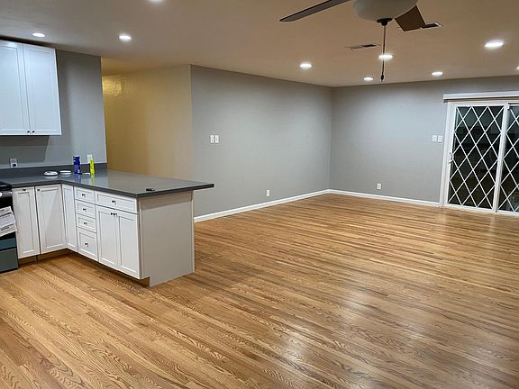 Ceiling fan in dining room Central A/C and heat Recessed lighting