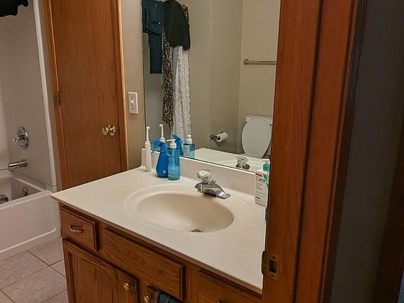 5th image of 15737 Flackwood Ave
