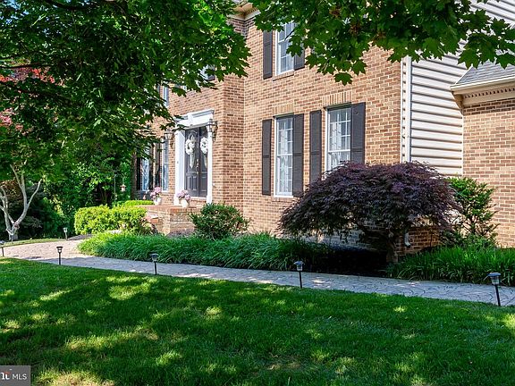 4th image of 2201 Huntfield Ct