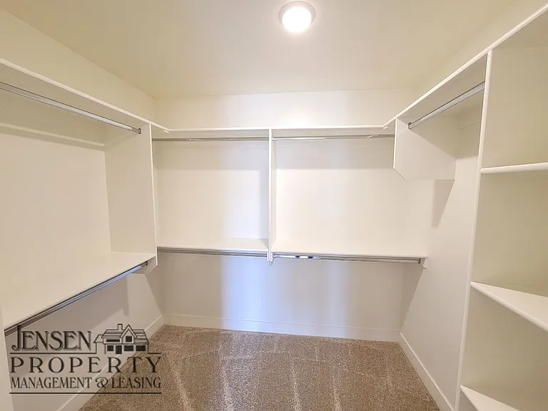 515 S Stewart Creek Cv — Photo 23