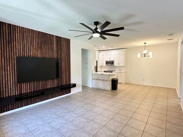 3549 Forest Hill Blvd APT 19