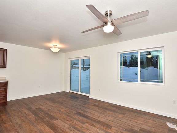 3rd image of 130 Lewis St Unit 2