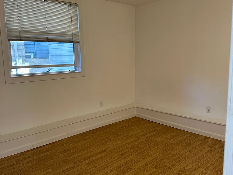 511 14th Ave — Photo 8