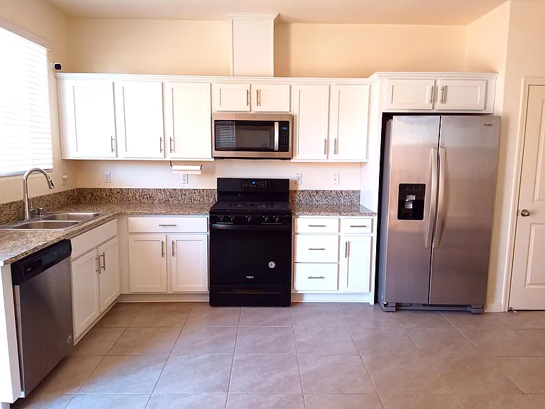 4244 Rutherford Ave — Photo 8