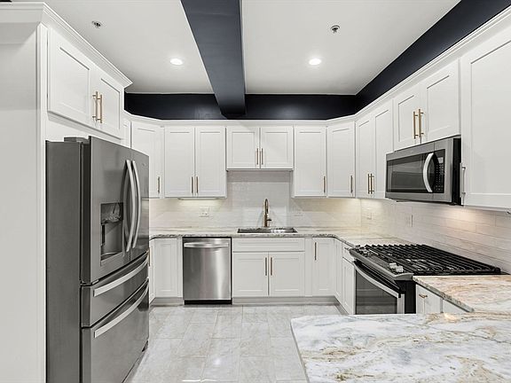 4th image of 143 Burrill St #102