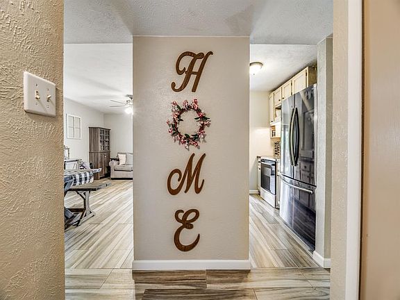 4th image of 7021 Greenview Cir N