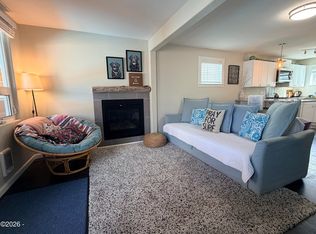 206 S Falcon St, Rockaway Beach, OR 97136