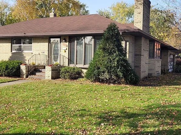 321 Emerson Ave W, West Saint Paul, MN 55118