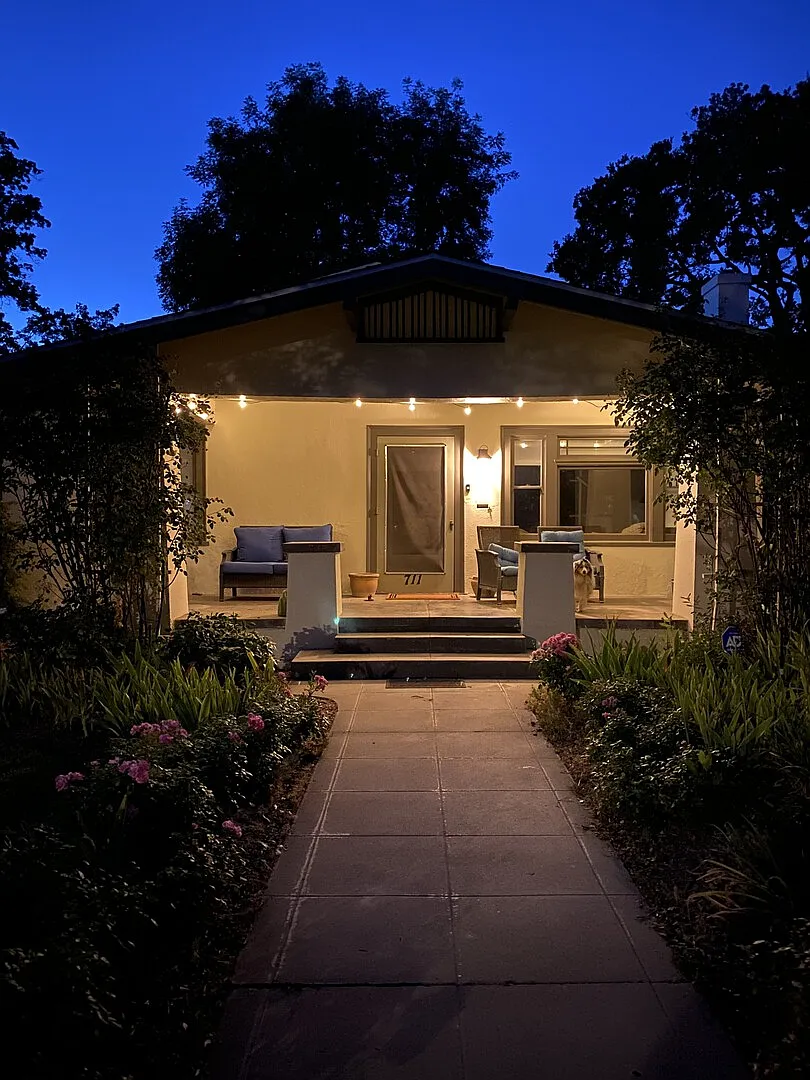 Charming, Fully Furnished Home in Fresno High / Tower District — Photo 2