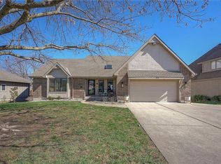 314 SW Marsh Wren St, Lees Summit, MO 64082
