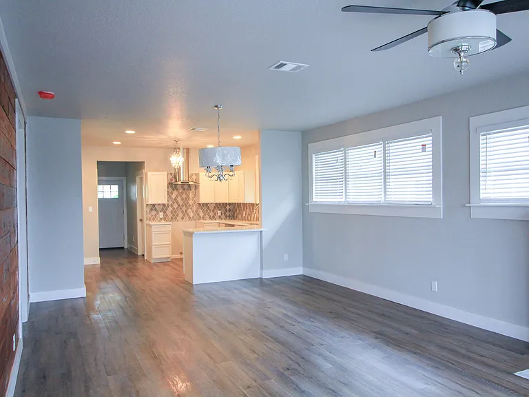 1138 Iowa St — Photo 17