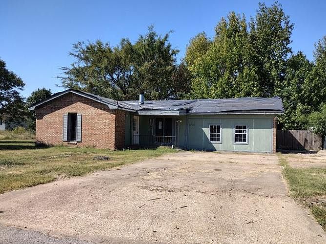1st image of 2721 Kristal Dr