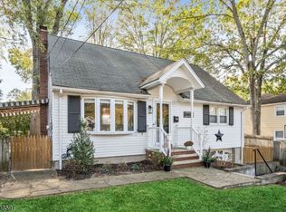 8 Ridge Pl, Wayne, NJ 07470