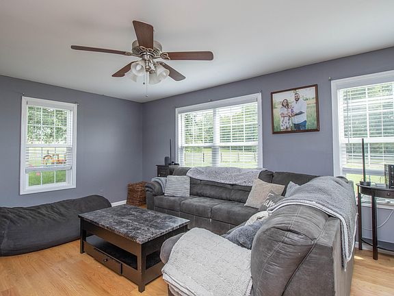 5th image of 258 Blackbird Ln