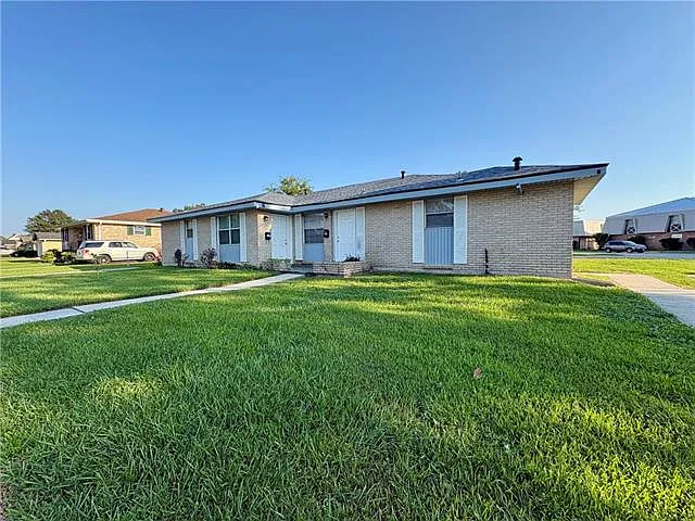 2 bed, 1.0 bath, 680 sqft, $1,300 — Photo 3