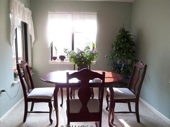 5th image of 2842 Dover Ln APT 202
