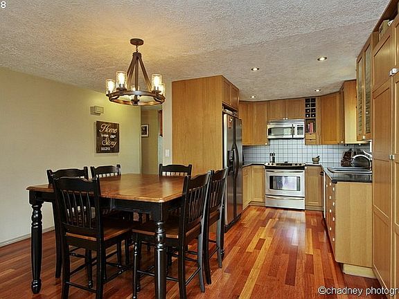 5th image of 4315 SE 10th Dr