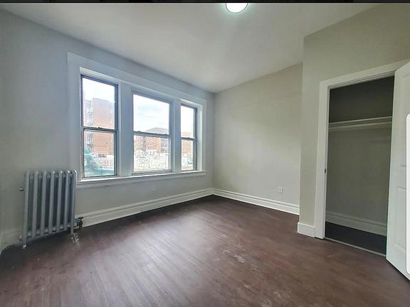 4th image of 192 Roseville Ave #2