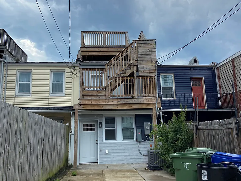 219 S Clinton St — Photo 8