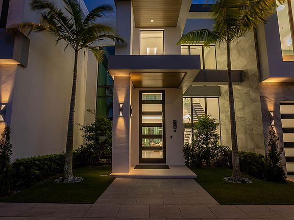 4th image of 749 Bamboo Drive