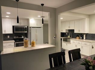 10905 Peach Grove St APT 1, North Hollywood, CA 91601