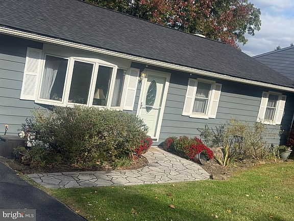 3rd image of 6100 Hocker Dr