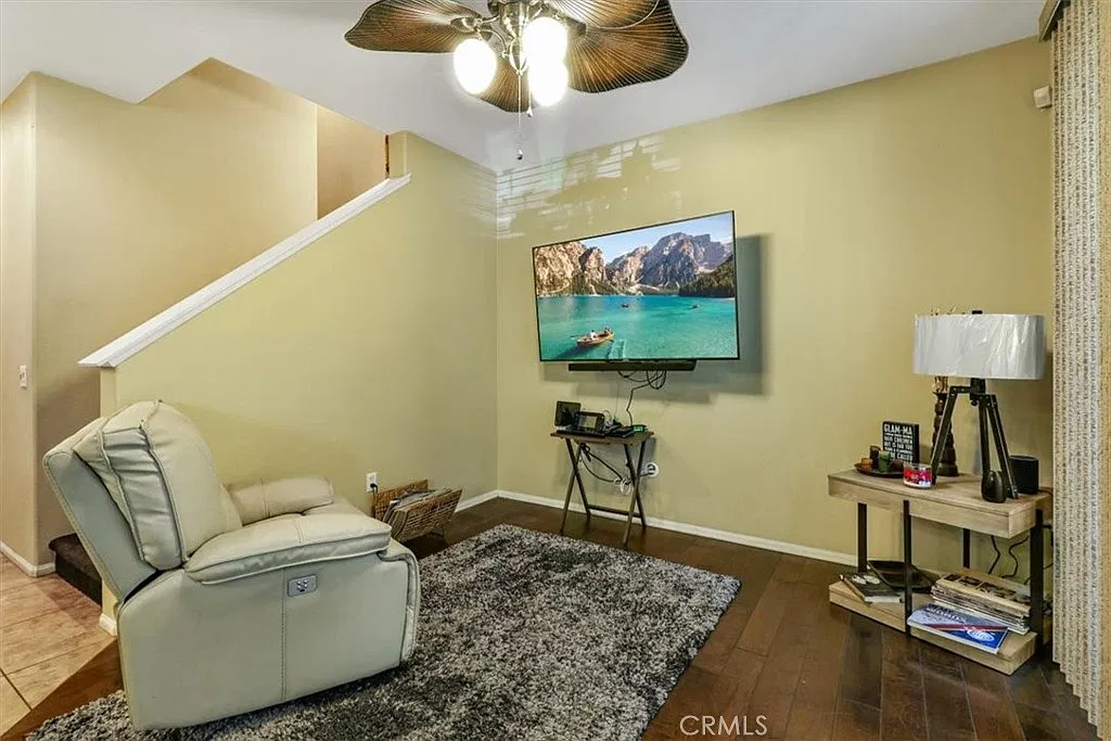 3 bed, 2.5 bath, 1582 sqft, $3,395 — Photo 4