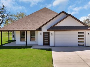 619 Lanai Cir, Bridgeport, TX 76426