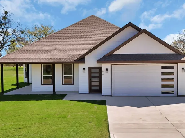 619 Lanai Cir, Bridgeport, TX 76426