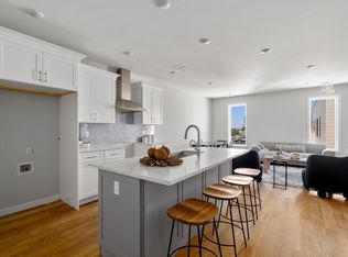 267 Old Colony #303, Boston, MA 02127