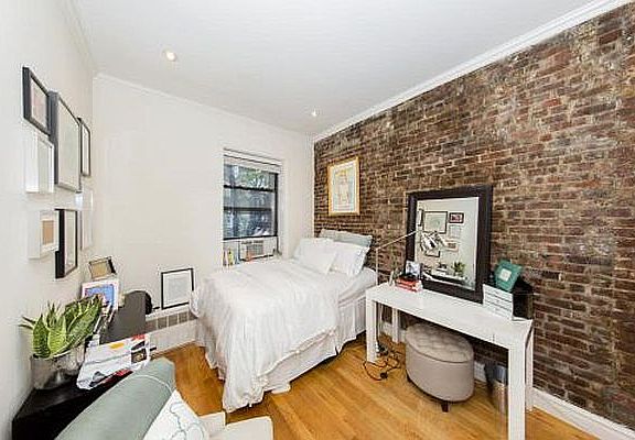 3rd image of 320 W 14th St APT 4B