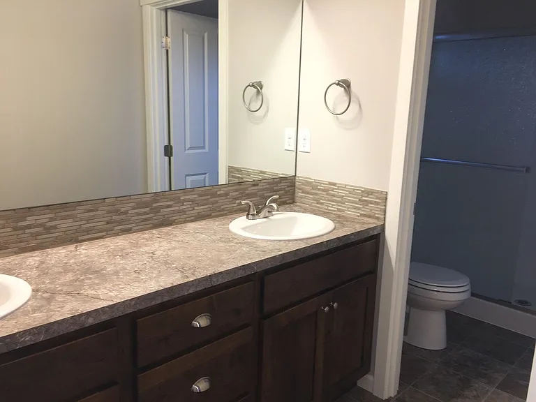 2935 NW Cedar Ave — Photo 8