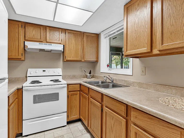 14202 Sandalwood Dr — Photo 15