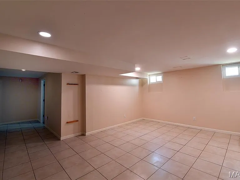 1419 Sawyers Trail Ct — Photo 48