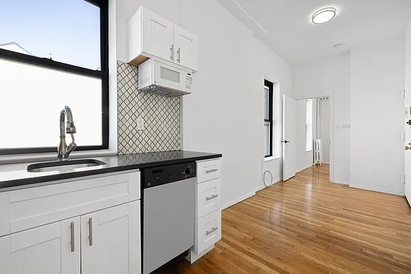 Rented by J PRESTON AND ASSOCIATES INC | media 7