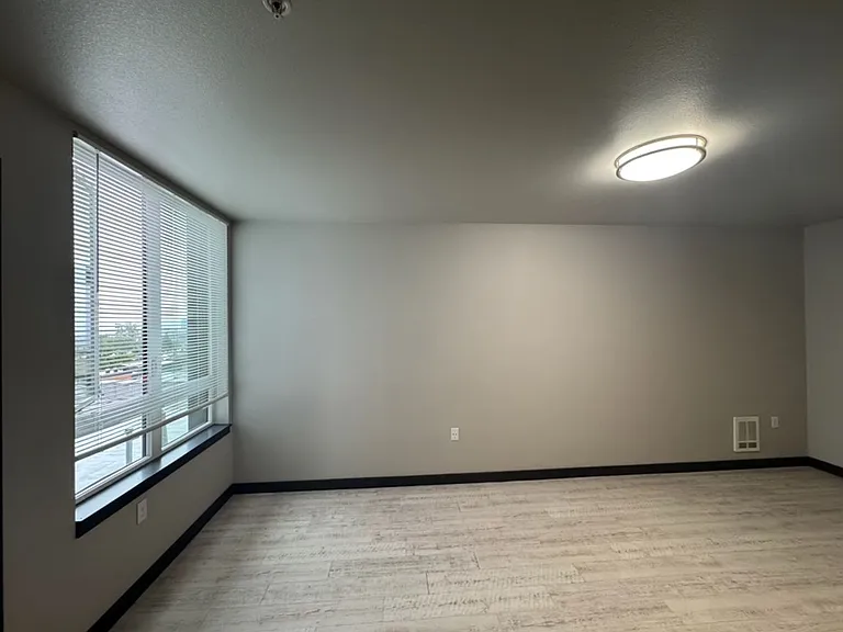Mad Flats — Photo 42