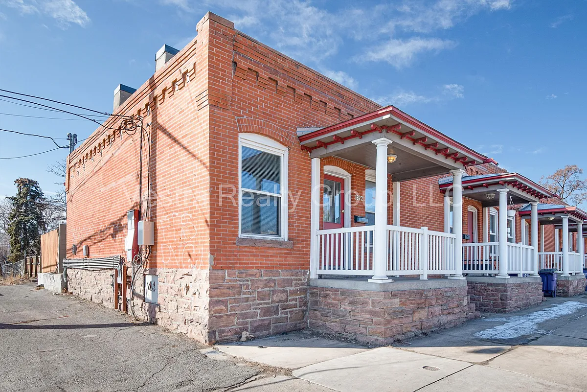 Building Photo - 1622 W 38th Ave #1
