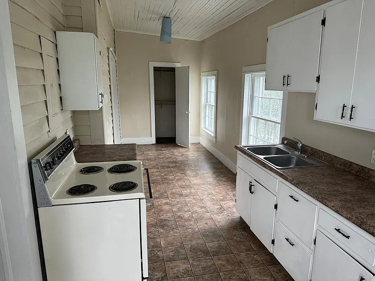 328 N Main St #B — Photo 9