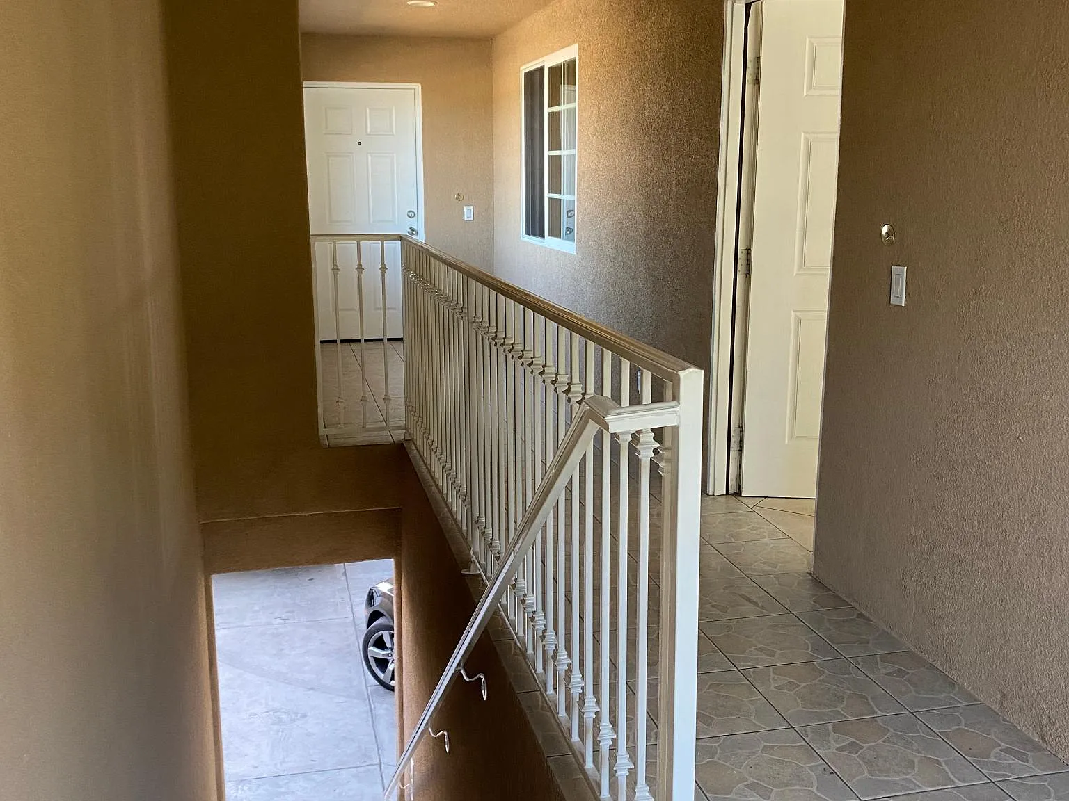 2 bed, 853 sqft, $2,200 — Photo 2